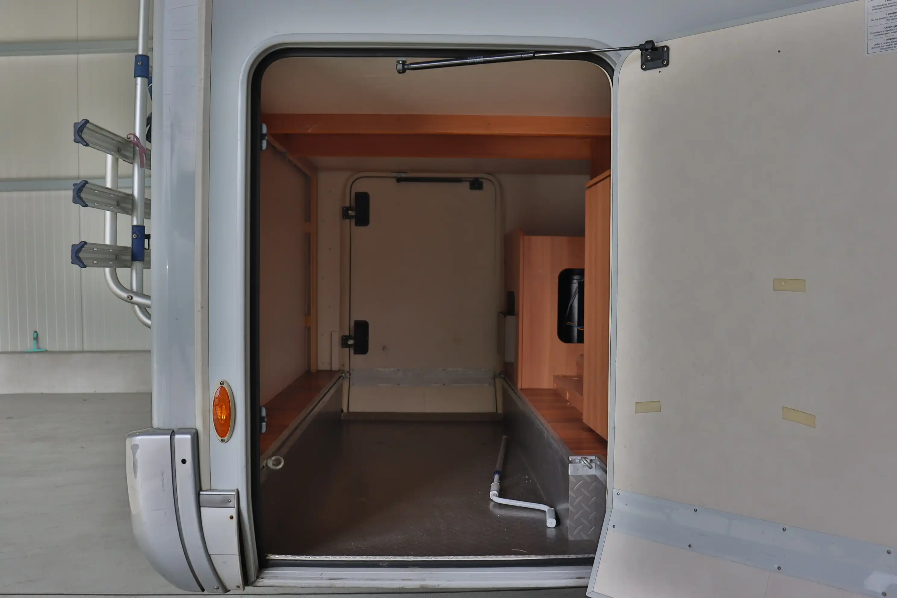 HYMER-ERIBA Van 562 Whiteline 